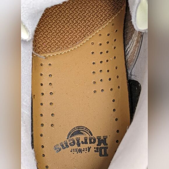 NWOT Dr. Martens 1460 Smooth Leather Lace Up Boots - Picture 7 of 12